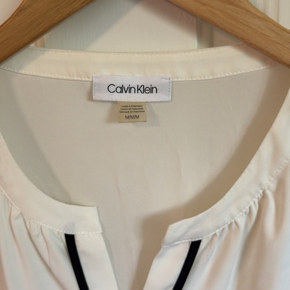 Calvin Klein // Cream Sleeveless Blouse with Black Trim - Picture 2 of 4